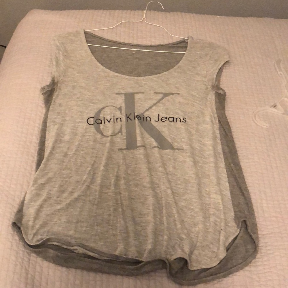 Sleeveless tee ( oversized )